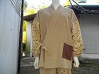 柄に濃淡茶の作務衣